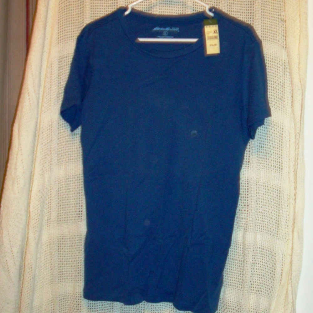 NWT. Eddie Bauer t-shirt. XL super soft